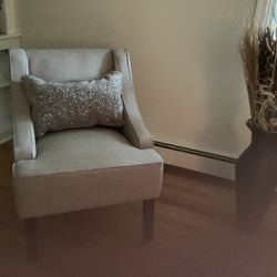 Accent Chair New Condition