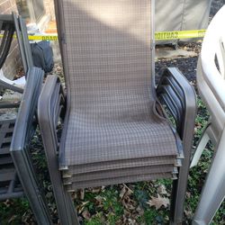 🪑🪑🪑🪑 4 Stackable Used Patio Chairs