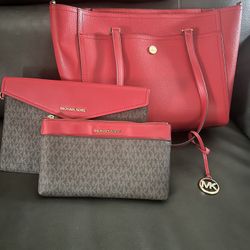 Michael Kors Purse & Wallets