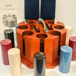 Brand New Sealed Michael Graves Poker Set W/ Original Beat Up Box  240 Chips