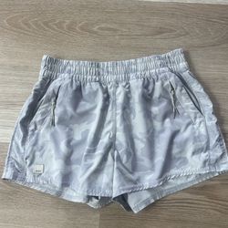 Vuori Shorts