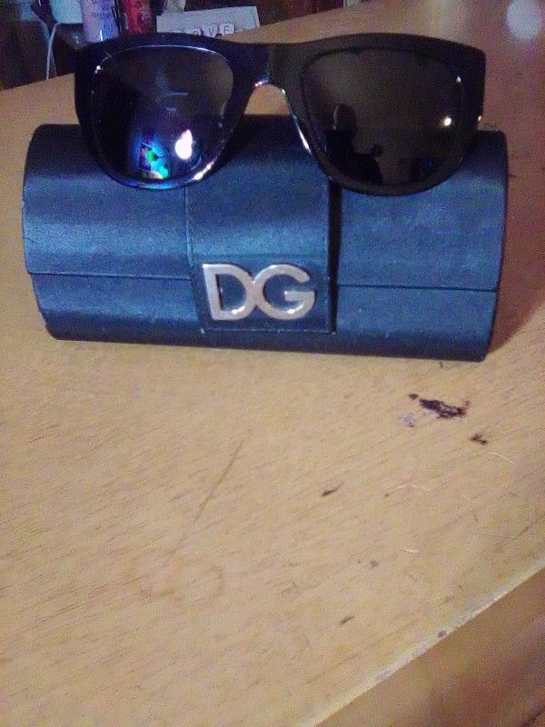 Dolce Gabbana Sunglasses With Case