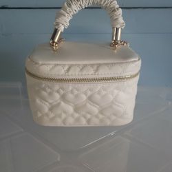 Quilted Heart ❤ Purse With Removable Long Golden Chain ⛓ NEW 
