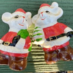 Vintage Salt And Pepper Shaker Set Ceramic Mouse Santa Claus Wreath & Tree