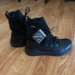 Brand New Nike Goretex SFB Gen 2  Mens Boots Size 13