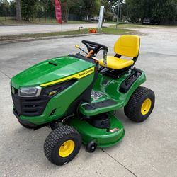John deere S120 42 in. 22 HP V-Twin Gas Hydrostatic Riding Lawn Mower 
