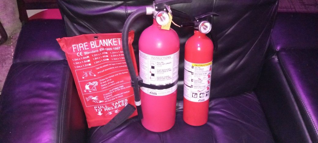 Lot Of 3 Fire 🔥 Extinguisher And Blanket Deal