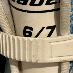 BAUER TODDLER HARDSHELLED ICE SKATES 