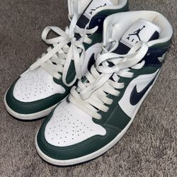 Air Jordan 1 Mid SE ‘Noble Green’ 