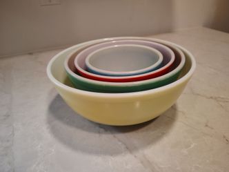 Vintage Pyrex 4 Piece Set Primary Color Nesting Bowls