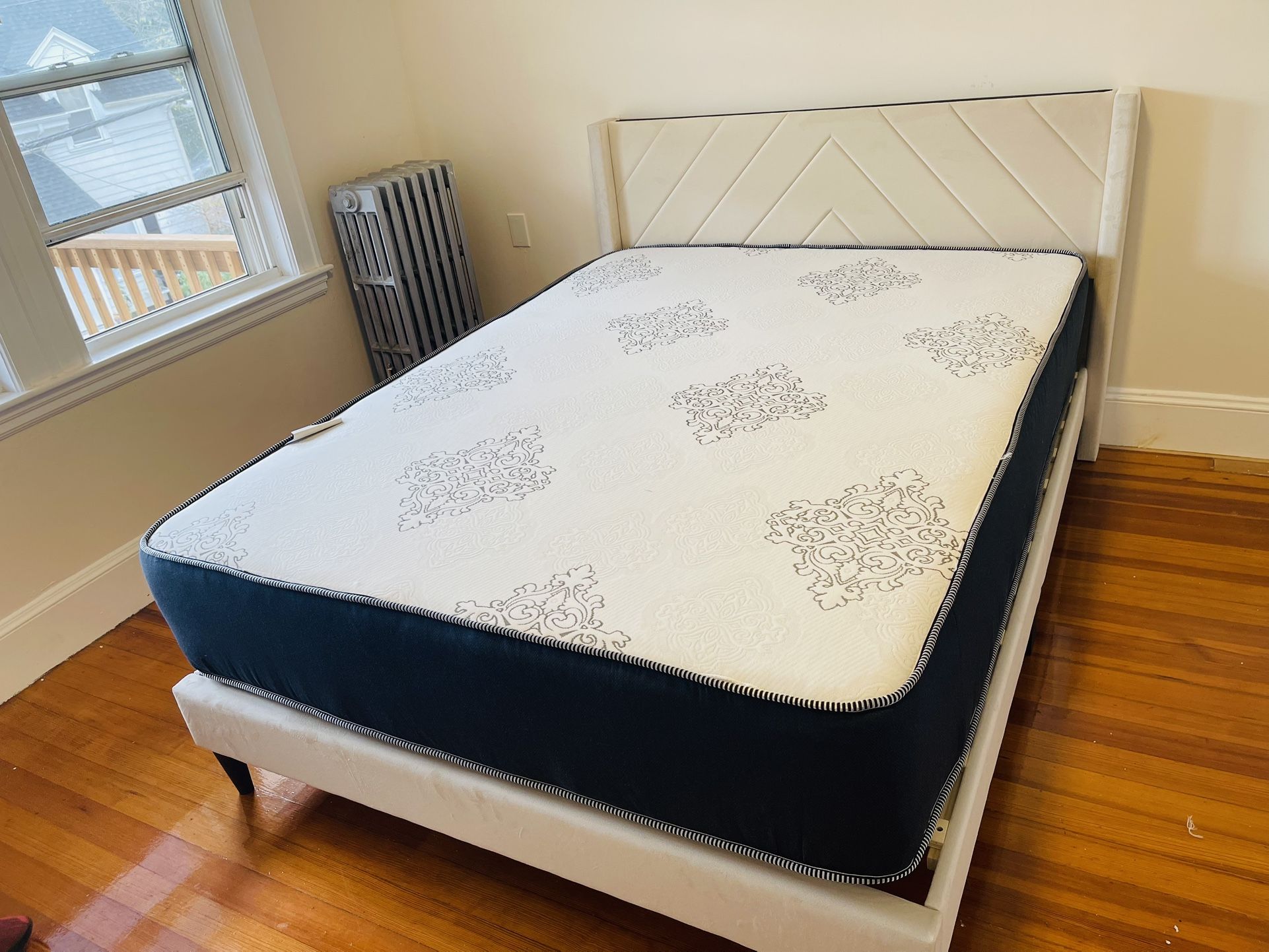 Mattress And Bed Frame Queen Size Brand New In Boxes Delivery π Available