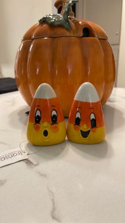 Candy corn, holiday salt, pepper shakers by Joanna Parker Brand New out of the box