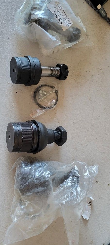 99-19 Ford F-250, F-350, F-450 ,F-550/Dodge Ram 2500 Front Upper And Lower Ball Joint