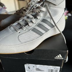 New Wrestling Shoes 5Y Kids 