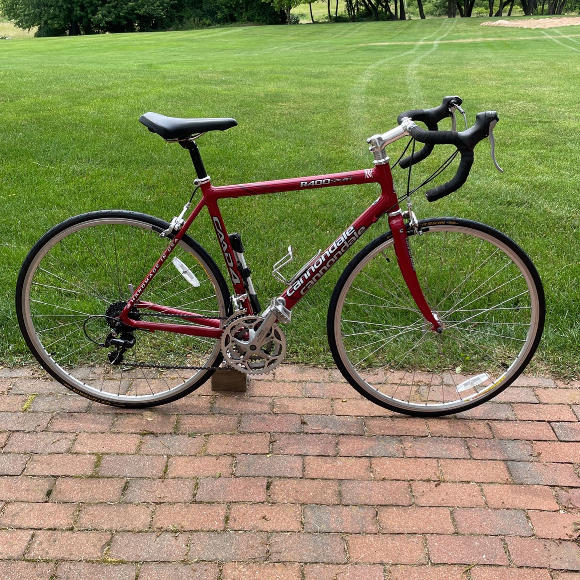Cannondale R400 Road Bike lozier for