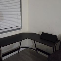 Computer L-shape Desk 