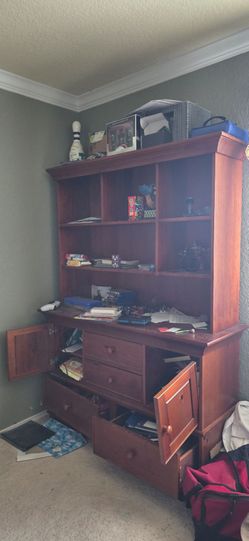FREE Dresser and Hutch