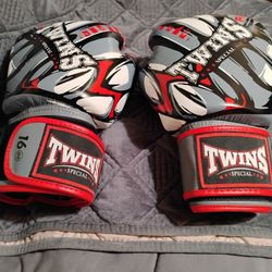 New Boxing Gloves 