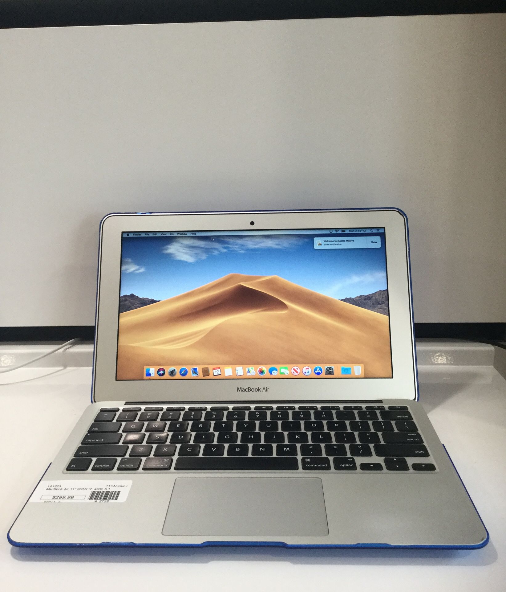 MacBook Air 11” 2GHz i7, 4GB