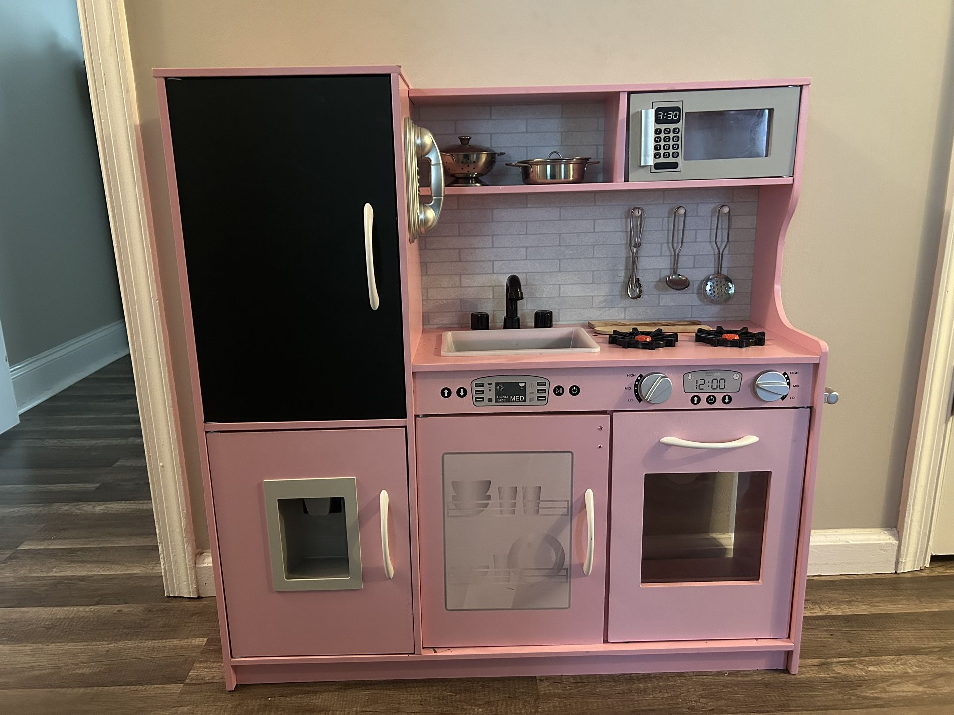 Kids Pink Kitchen