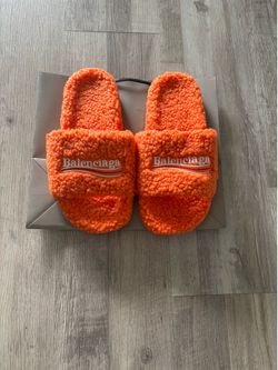 Balenciaga orange fur slides (8.5)