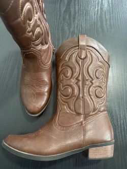Cowgirl / cowboy boots size 5