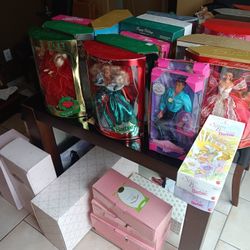Vintage holiday barbies & The Ashton Drake Galleries,Ect