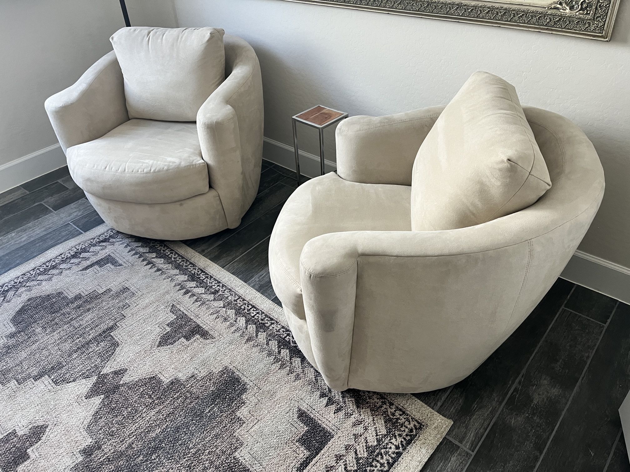 Set of Swivel Rocking Chairs