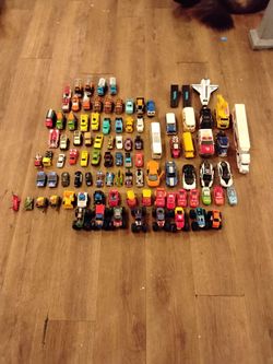 Large Lot of Die-Cast Toy Cars and Vehicles