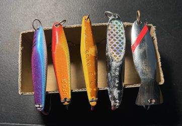 Single hook metal lures.