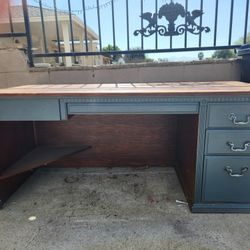 Grey / Blue Desk