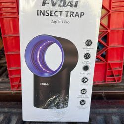 Facia bug trap indoors