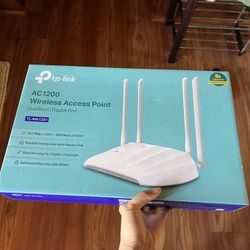 TP-Link AC1200 Wireless Access Point (TL-WA1201) – Like New
