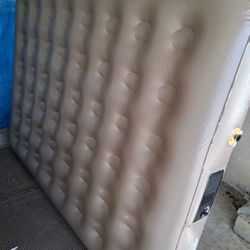 COLEMAN AIR MATTRES IN GOOD CONDITION $20 PICK UP IN SUN VALLEY 