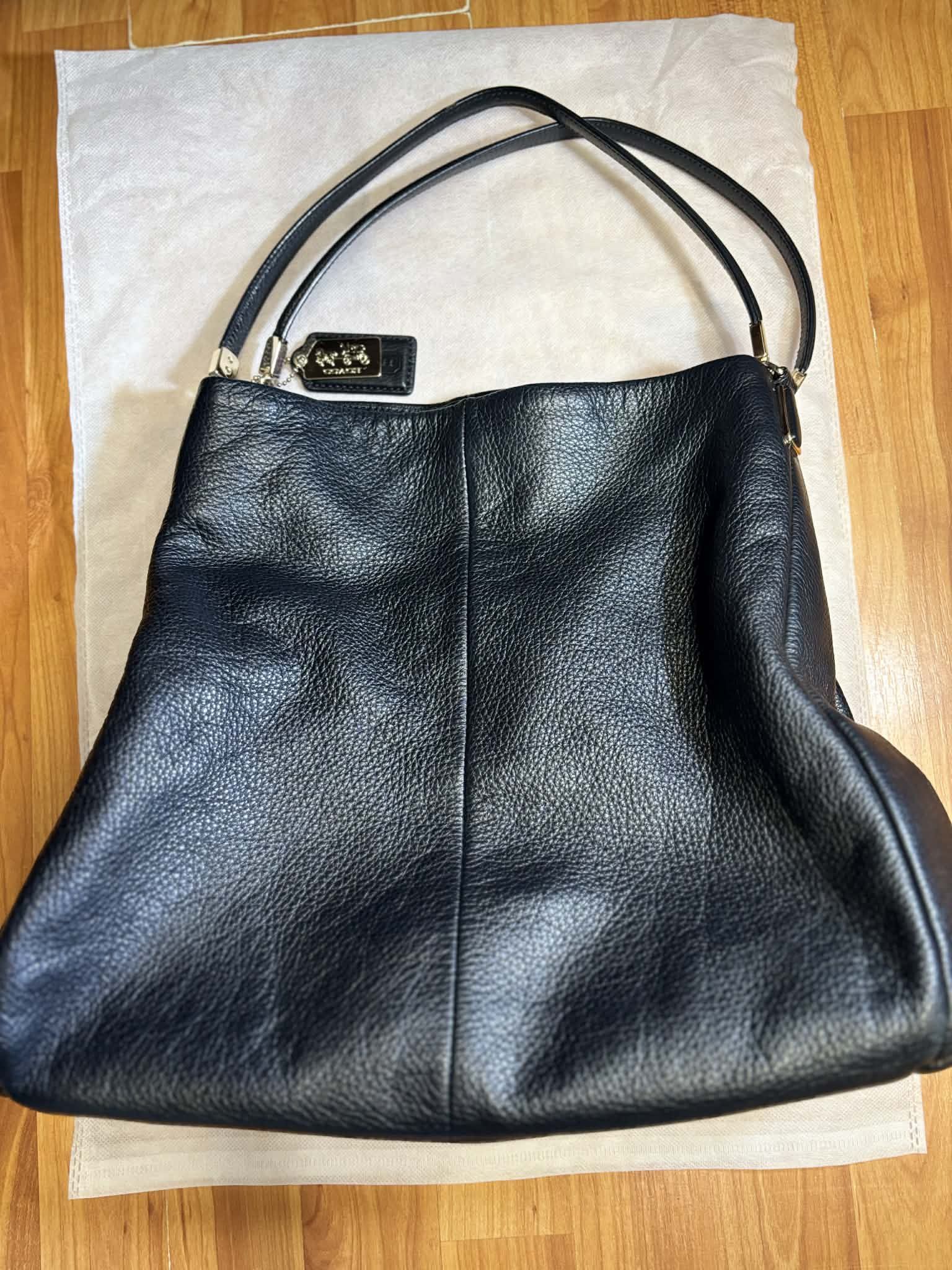 Coach Black Leather 3 Pocket Shoulder Handbag