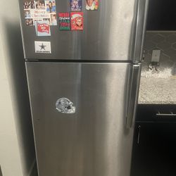 GE Stainless Refrigerator 