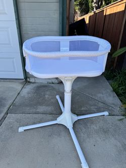 HALO Swivel Baby Bassinet