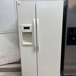 Ge Side By Side Refrigerator $349