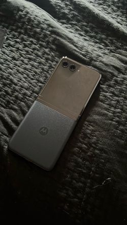 Moto Razr phone