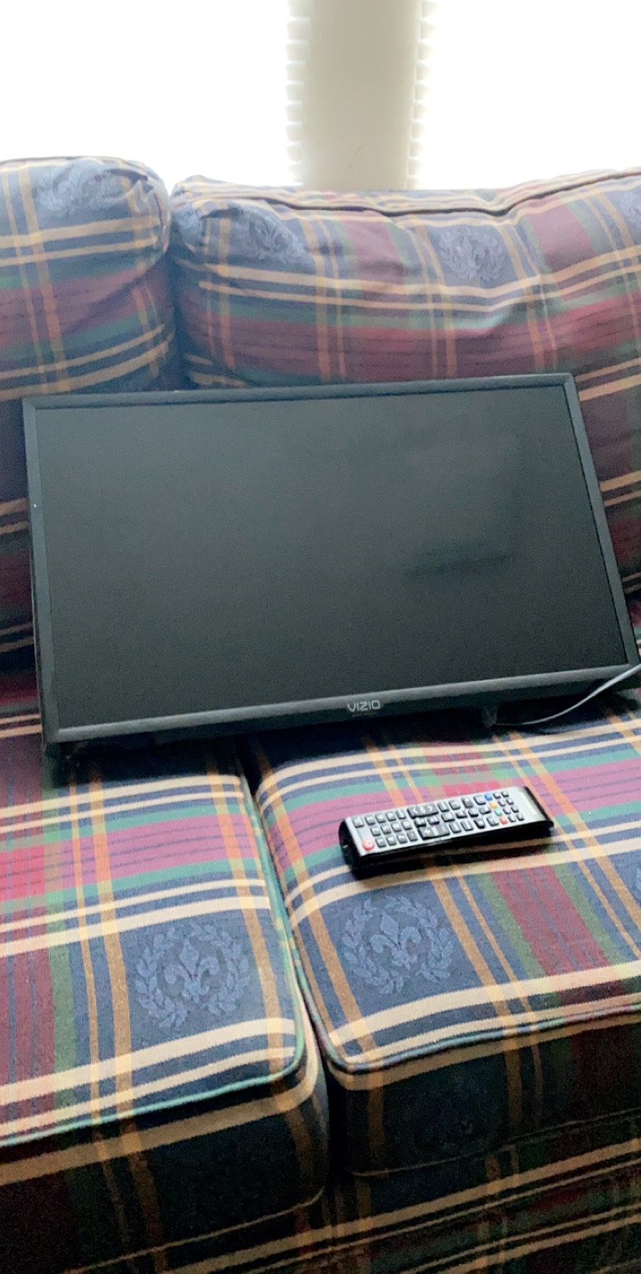 18 inch Vizio Smart Tv