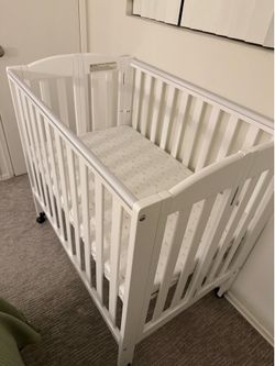Portable Folding Mini Baby Crib  with Mattress