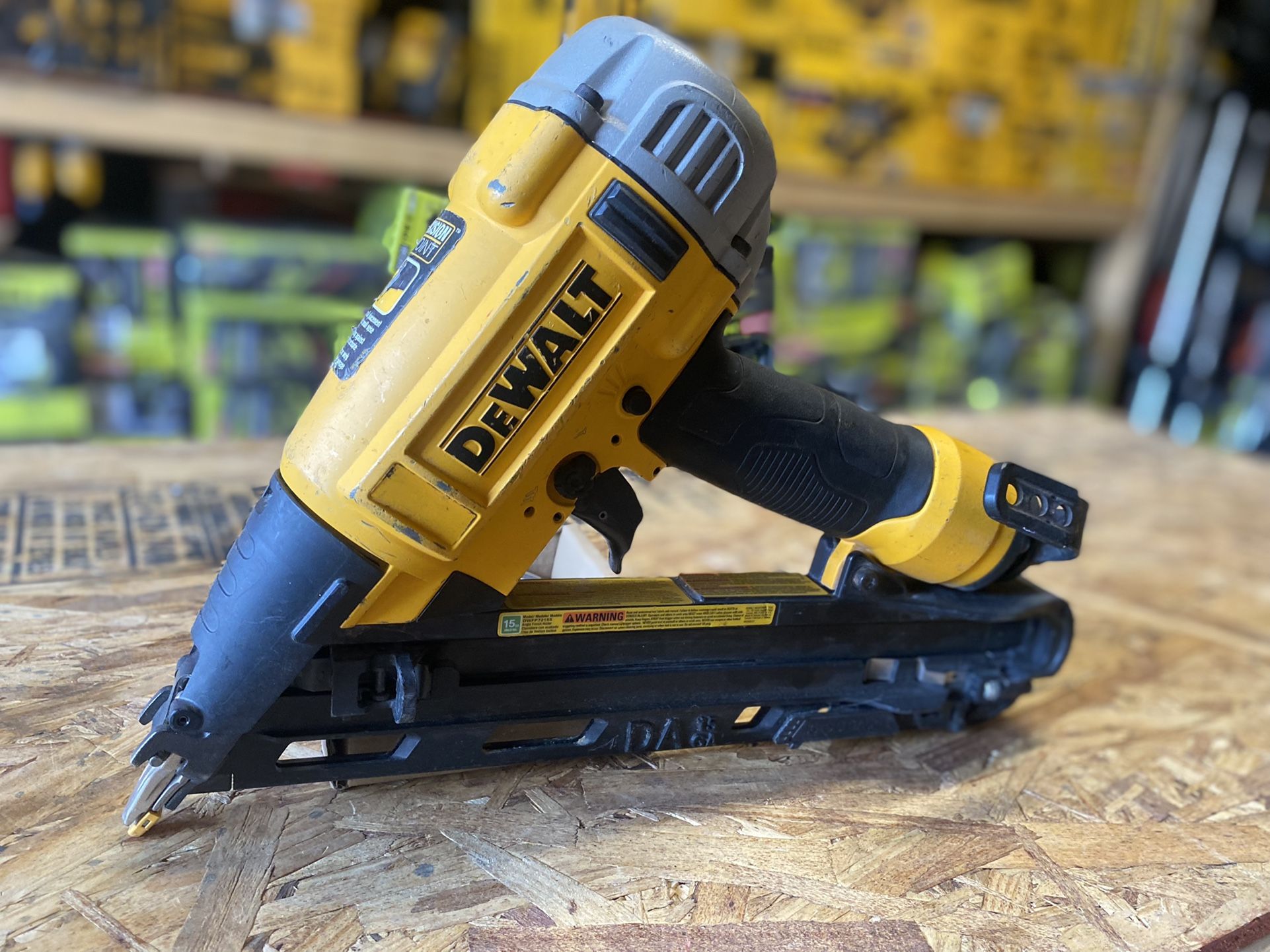 DEWALT Pneumatic 15-Gauge DA Nailer