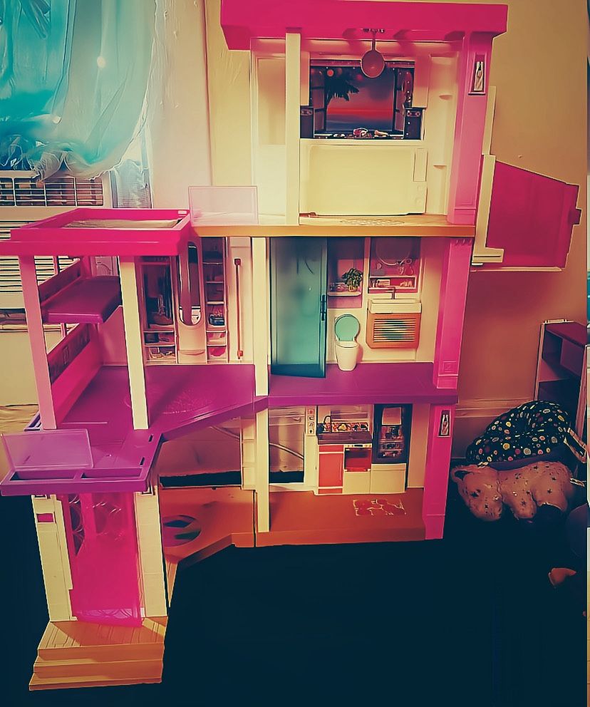 Big Barbie Dream house . Multi 3 Floor.