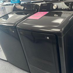 New Scratch And Dent Samsung Washer And Dryer Set.  1 Year Manufactured Warranty 