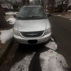 2005 Chrysler Town & Country