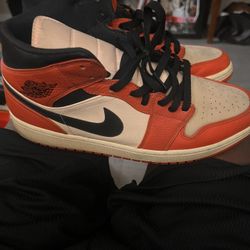 Jordan 1 Mid Orange/Black Size 12