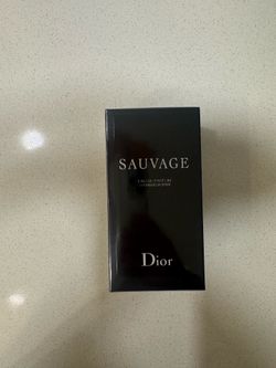 Perfume nuevo en su caja SAUVAGE Dior