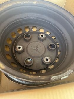 Mercedes sprinter dodge or frightliner vans 16 “ wheels and simulators all perfect.