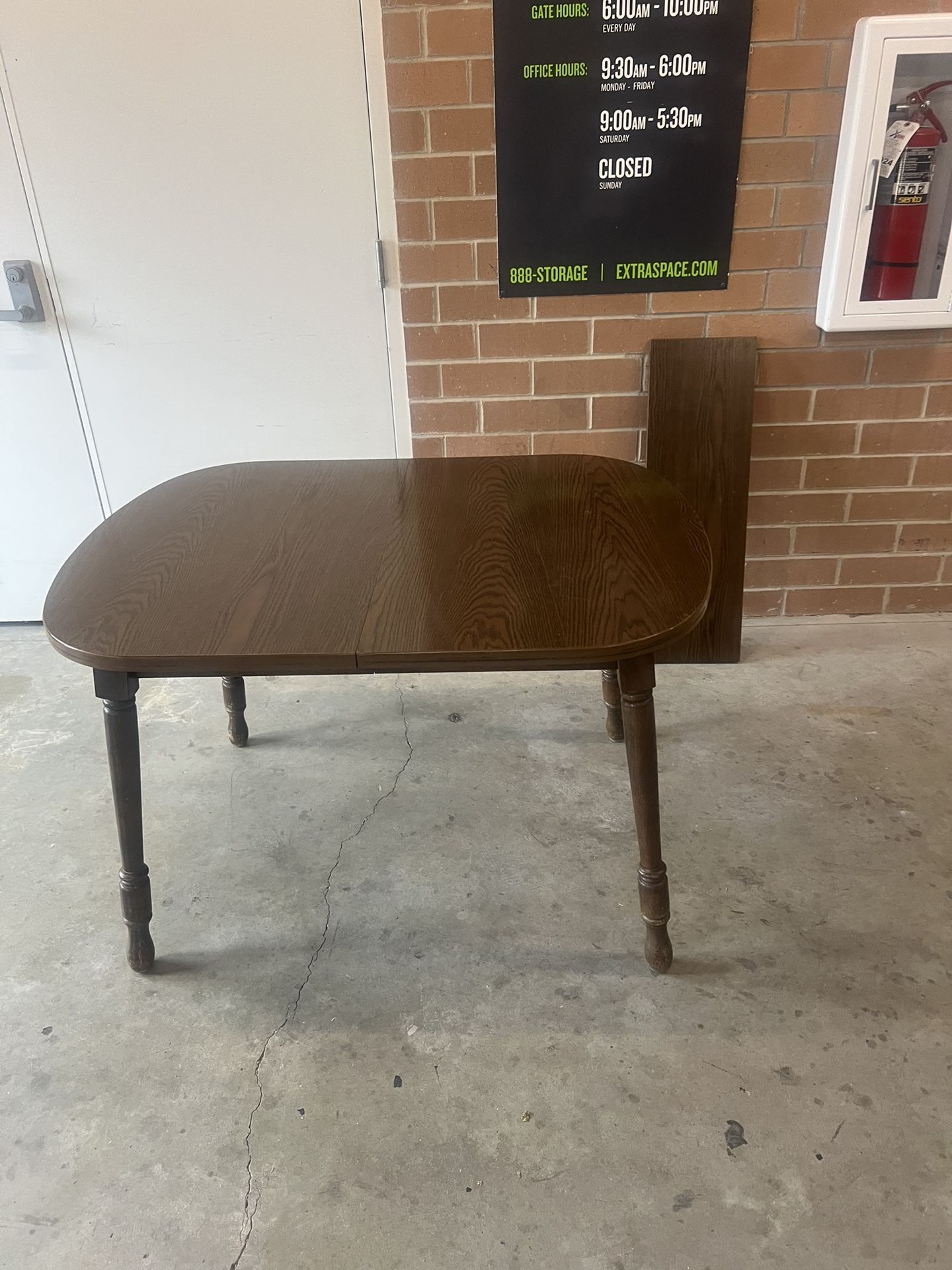 Dining Table and 1 leaf
