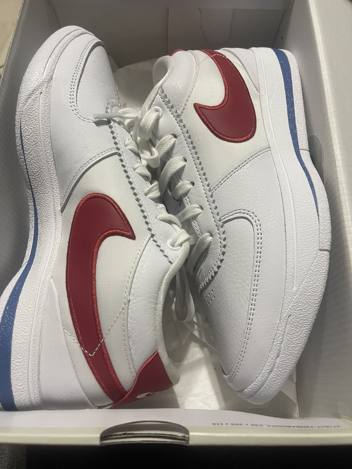 Nike Booker 1